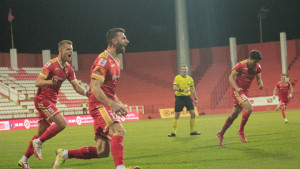 Bordo uragan, Veležovo novo oružje i prepoznatljivi talisman 