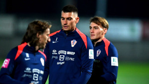 Dominik Livaković čuo šta ga čeka i ne želi ni kročiti na teren! Odluku je već donio!