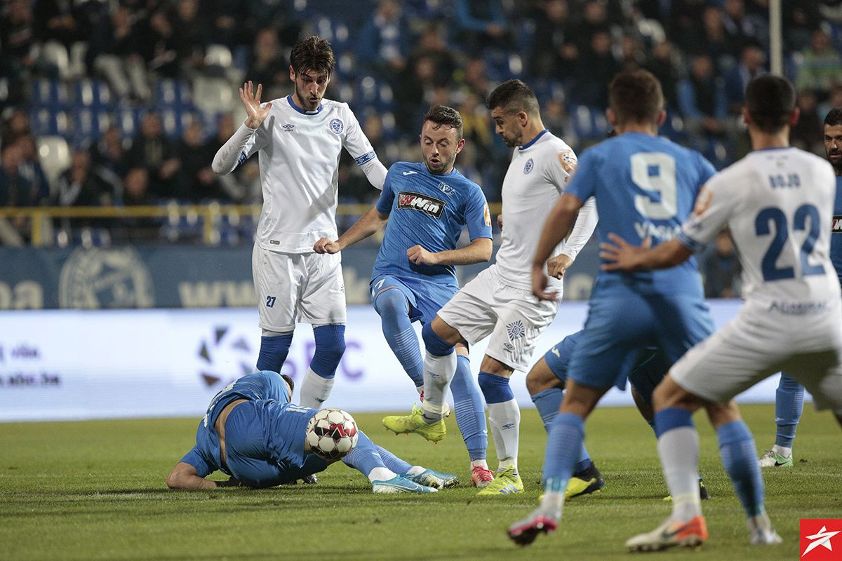 Dejan Maksimović novi igrač FK Tuzla City Dejan Maksimović novi igrač FK Tuzla City
