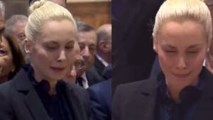 Atraktivna plavuša ne dolazi sebi zbog 53 godine Berlusconija, nije ni čudo zašto