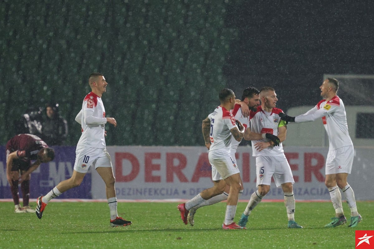 Kakav šamar bh. fudbalu! Dosadašnji ponajbolji igrač Borca potpisuje za drugoligaša iz Srbije Kakav šamar bh. fudbalu! Dosadašnji ponajbolji igrač Borca potpisuje za drugoligaša iz Srbije