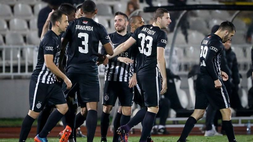 Partizan ostao bez trenera, nezadovoljni navijači upali u prostorije kluba!