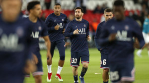 Mbappe: Sretan sam da trčim dok Messi 'šeta' po terenu