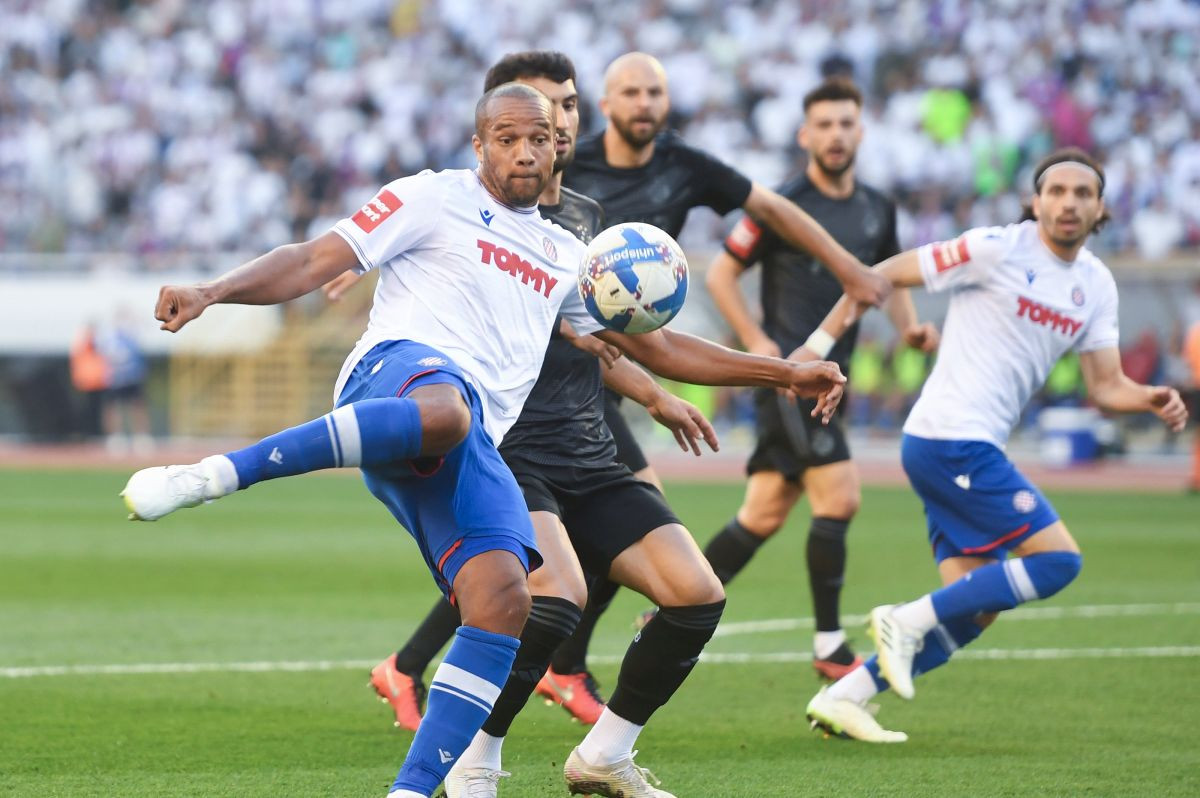 Split gori, Hajduk vodi protiv Dinama! Split gori, Hajduk vodi protiv Dinama!