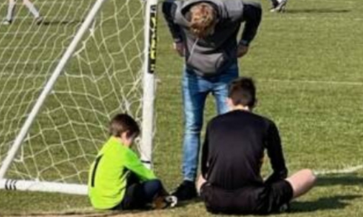 Razočarani dječak odbio braniti, a zatim je mladi sudija napravio potez za divljenje
