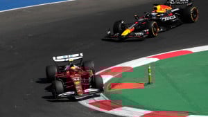 Objašnjeno: Zašto je Lewis Hamilton kažnjen, a Max Verstappen nije?