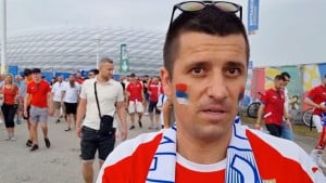 Srpski navijač stao pred kamere nakon novog kiksa, Srbija bruji o njegovoj poruci igračima