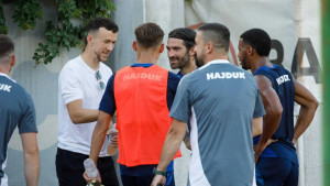 Perišić pet do 12 isplatio siću, uslijedio gospodski potez Hajduk, a kad je sve došlo do navijača...