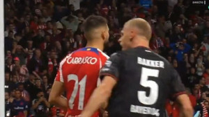 Sramotan potez defanzivca Leverkusena nakon što je Carrasco promašio penal