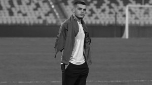 Na Kosovu su svi u šoku: Mladi nogometaš se srušio na terenu i preminuo