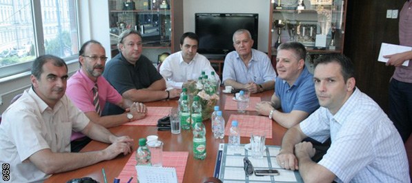 Skupština kluba za petnaest dana Skupština kluba za petnaest dana