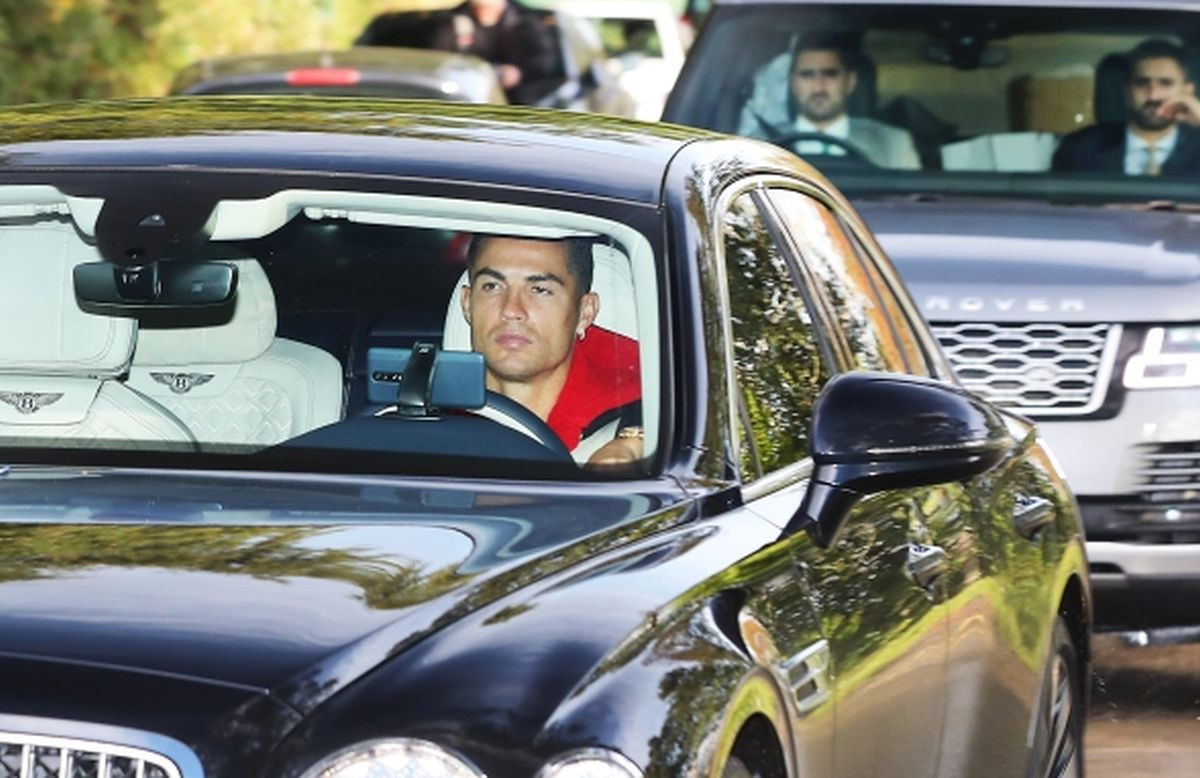 Ronaldo pokazao automobil od 250.000 funti, no svi su gledali ko se to vozi iza njega u Range Roveru