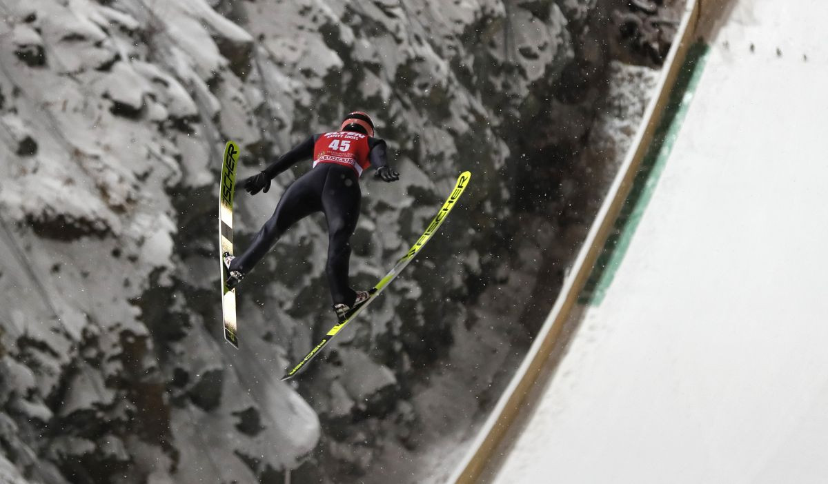 Geiger slavio na otvaranju nove sezone u ski-skokovima Geiger slavio na otvaranju nove sezone u ski-skokovima