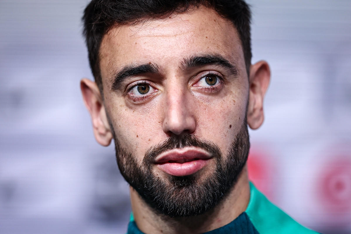Težak udarac za Manchester United - Bruno Fernandes mijenja svoju odluku i ide na Bliski istok?! Težak udarac za Manchester United - Bruno Fernandes mijenja svoju odluku i ide na Bliski istok?!