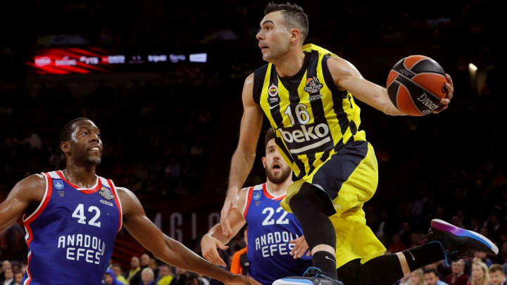 Fener izjednačio seriju protiv Efesa
