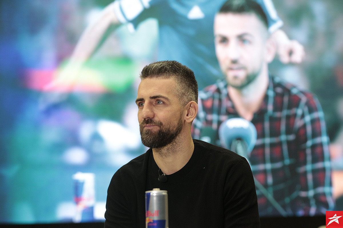 Na današnji dan prije 7 godina: Vedad Ibišević se oprostio od reprezentacije BiH Na današnji dan prije 7 godina: Vedad Ibišević se oprostio od reprezentacije BiH