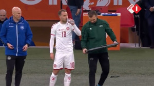 Prvi put zaigrao za Dansku nakon srčanog udara, ušao u igru, dobio ovacije i odmah zabio gol