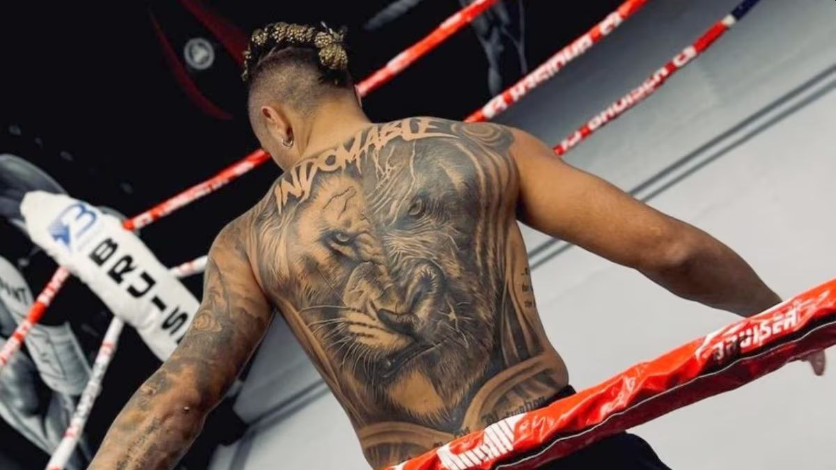 Svakim buđenjem zaradi 15.000 eura: Dok ostali igraju, on troši desetine hiljada eura na tetovažu