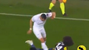 Adis Jahović napravio neshvatljiv potez i dobio direktan crveni karton