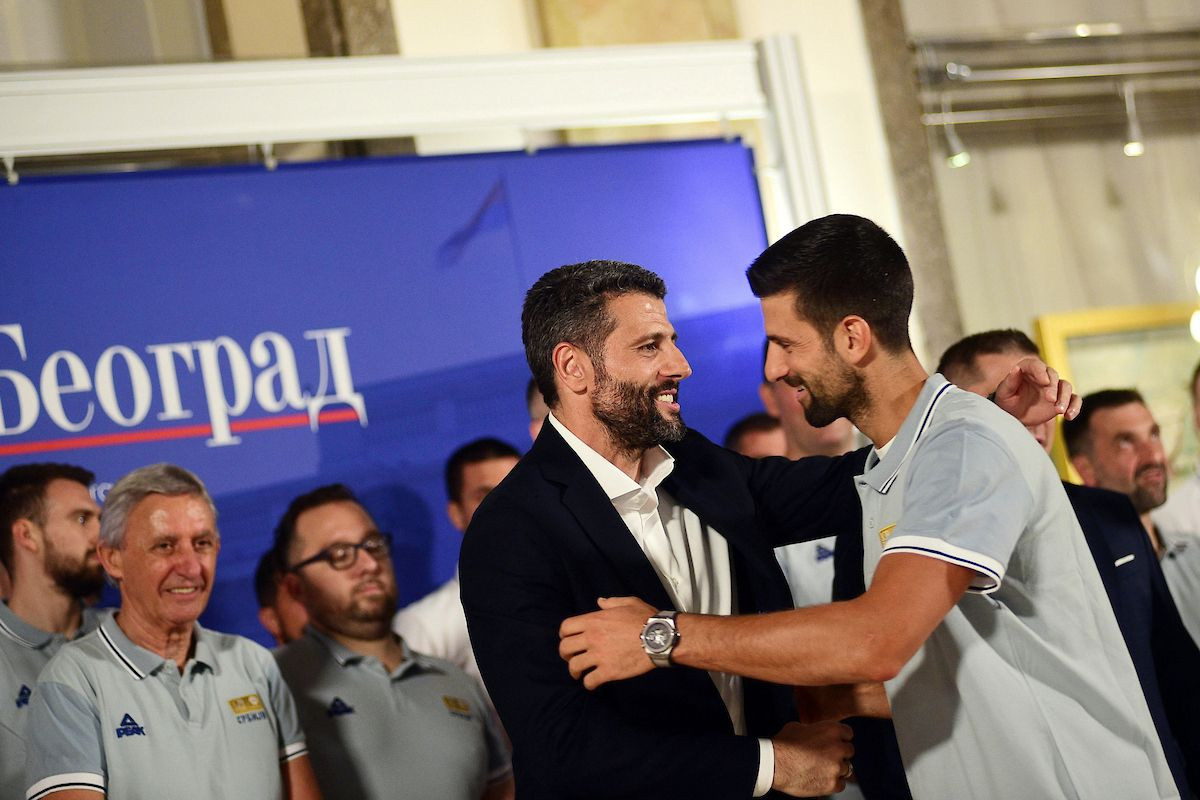 "Gangula, klošaru" - Aleksandar Šapić izazvao neviđen skandal u Beogradu, Srbija je u šoku! "Gangula, klošaru" - Aleksandar Šapić izazvao neviđen skandal u Beogradu, Srbija je u šoku!