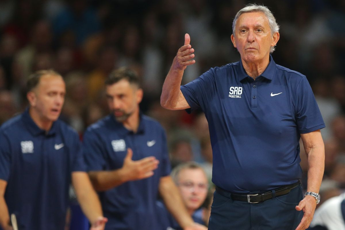 Svetislav Pešić povukao začuđujući potez pred sutrašnje otvaranje EuroBasketa Svetislav Pešić povukao začuđujući potez pred sutrašnje otvaranje EuroBasketa