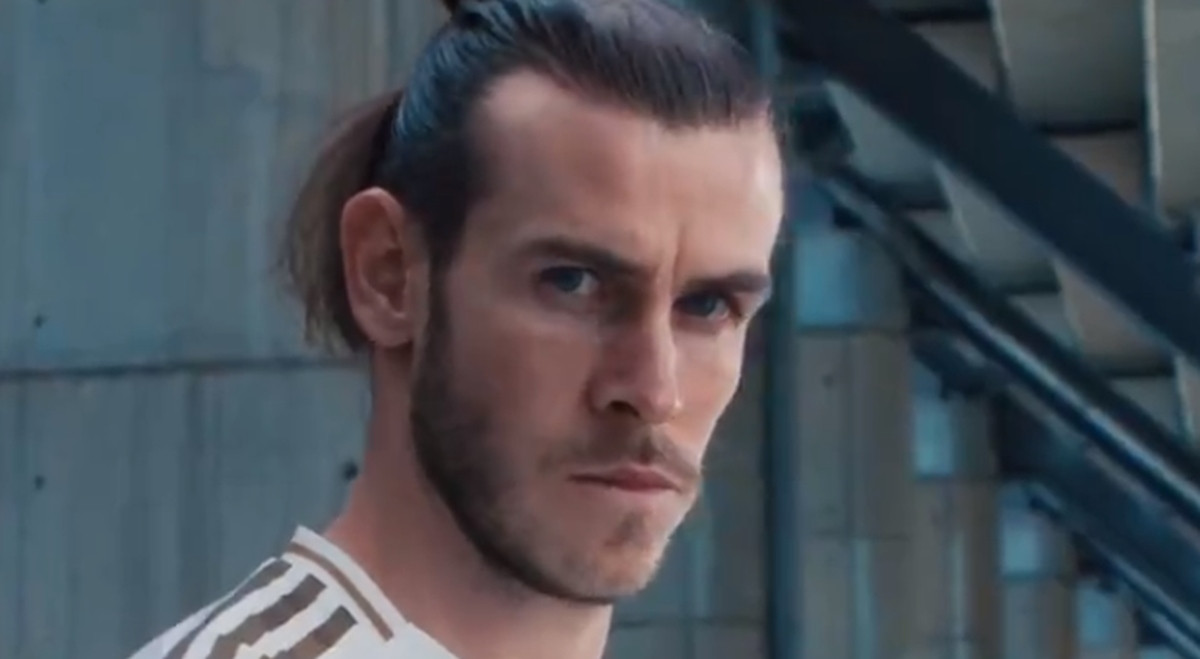 Baleov izraz lica s predstavljanja novog dresa sve govori