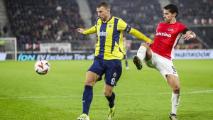Fenerbahče poražen u Alkmaaru, Džeko upisao asistenciju, ali se i propisno ispromašivao
