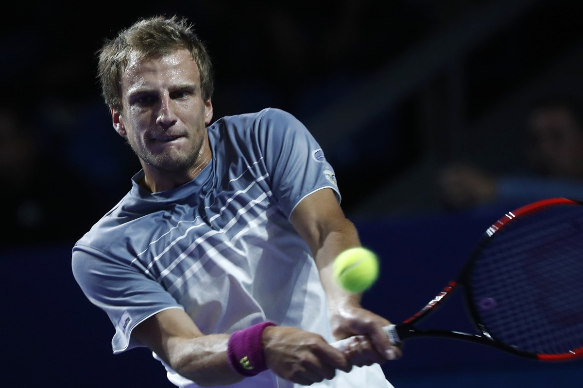 Bašić za sat vremena riješio sina legendarnog Ivaniševića i plasirao se u polufinale u Zagrebu Bašić za sat vremena riješio sina legendarnog Ivaniševića i plasirao se u polufinale u Zagrebu