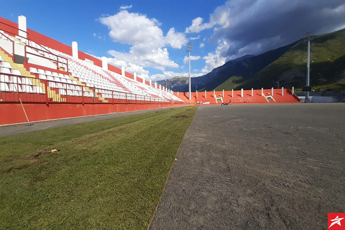 Počelo postavljanje travnjaka na stadionu 'Rođeni'