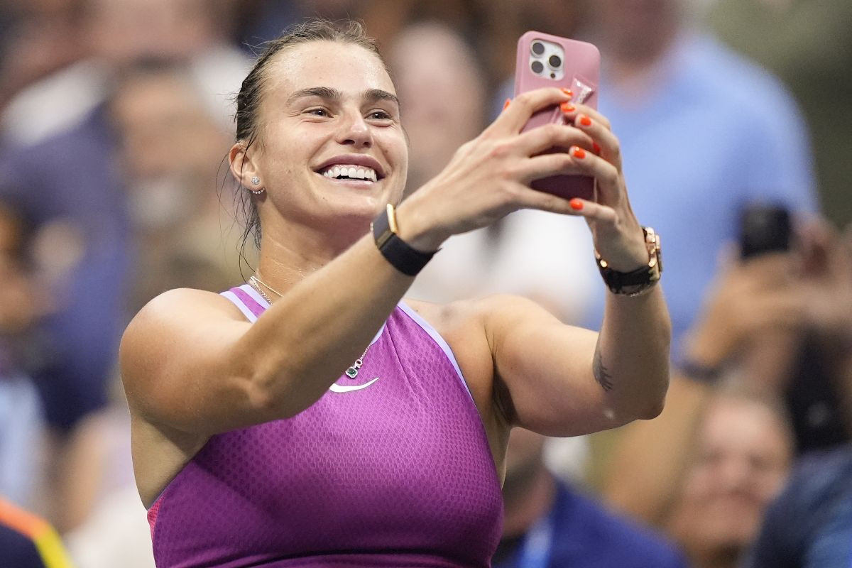 Majka Aryne Sabalenke objavila fotografiju u bikiniju, fanovi poludjeli: "Ma ti si bolja od kćerke"