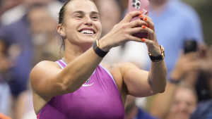 Majka Aryne Sabalenke objavila fotografiju u bikiniju, fanovi poludjeli: "Ma ti si bolja od kćerke"
