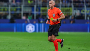 Barcelona napada sudiju Marciniaka, on 'bježi' u Albaniju! "UEFA ovo mora istražiti"