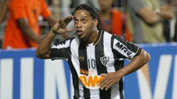 Neponovljivi majstor: Prekrasan gol Ronaldinha Neponovljivi majstor: Prekrasan gol Ronaldinha