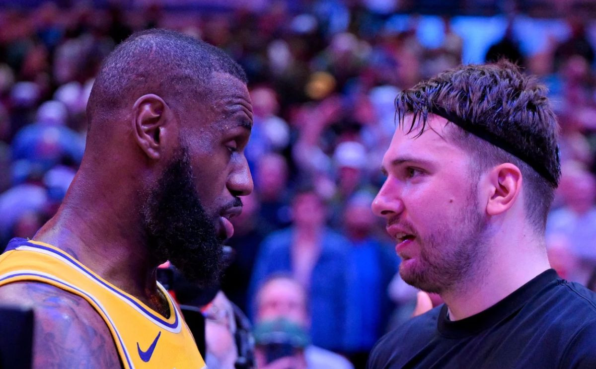 Dončić je samo klimao glavom! James pred cijelim timom izdao naređenje Slovencu: "Luka, nemoj da..." Dončić je samo klimao glavom! James pred cijelim timom izdao naređenje Slovencu: "Luka, nemoj da..."