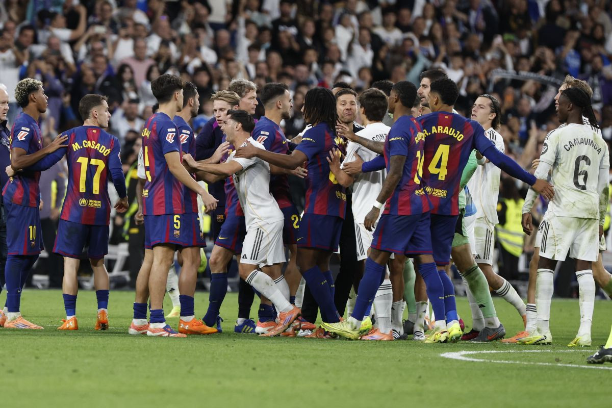 Legendarni trener otkrio šta je odlučilo El Clasico: "Dječaci su igrali protiv muškaraca" Legendarni trener otkrio šta je odlučilo El Clasico: "Dječaci su igrali protiv muškaraca"