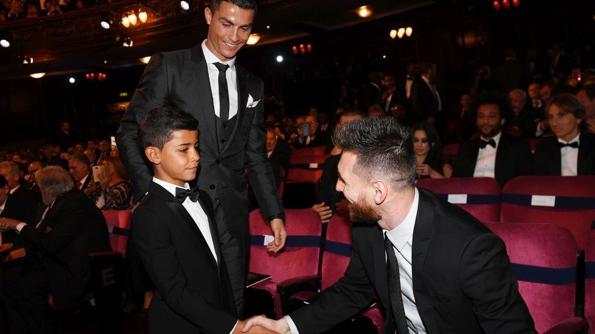 Šta će reći otac? Ronaldov sin nazvao Messija idolom