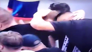 Košarkaši sa navijačima proslavili pobjedu, a jedan igrač je bio pod posebnim emocijama