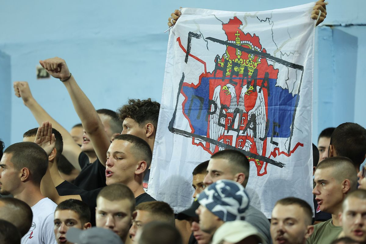 Ništa njima nije sveto: Delije i Grobari napravile glupost i izdale Kosovo!