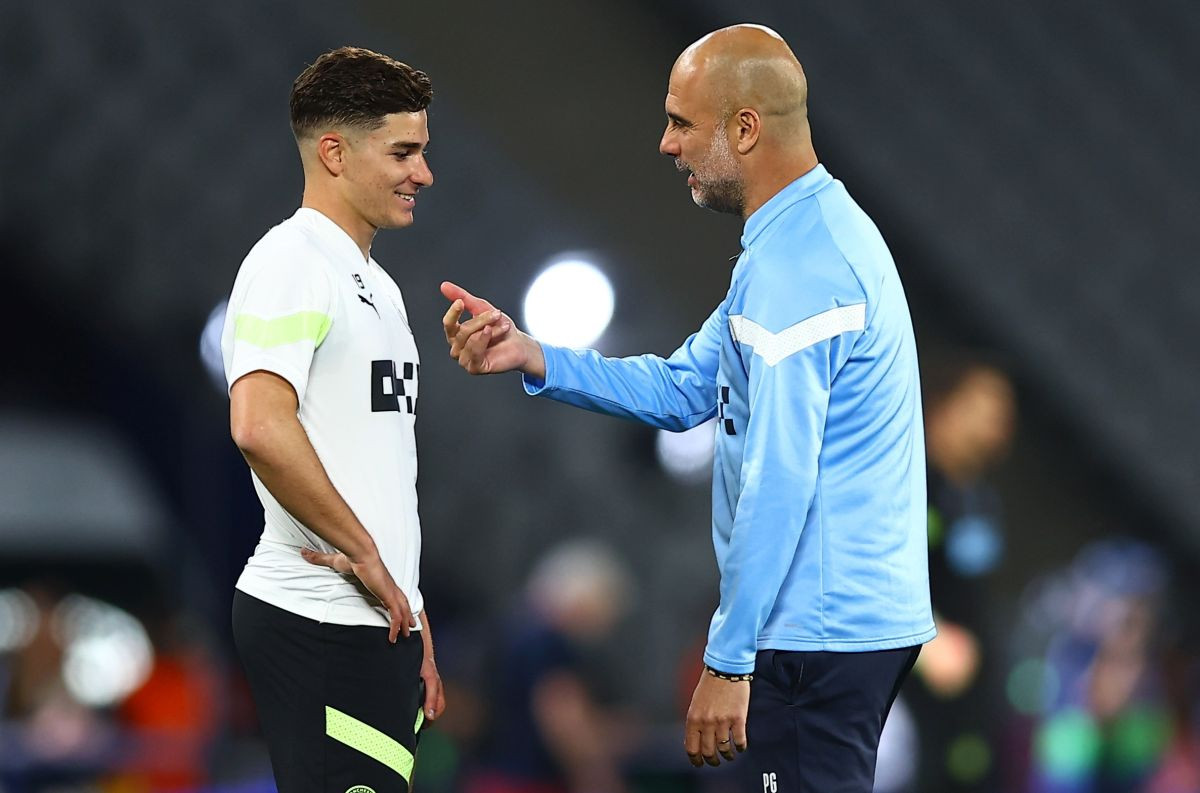 Nazvao ga da ga nagovori da ostane, pa "zanijemio": Guardiola priznao zašto Alvarez odlazi Nazvao ga da ga nagovori da ostane, pa "zanijemio": Guardiola priznao zašto Alvarez odlazi
