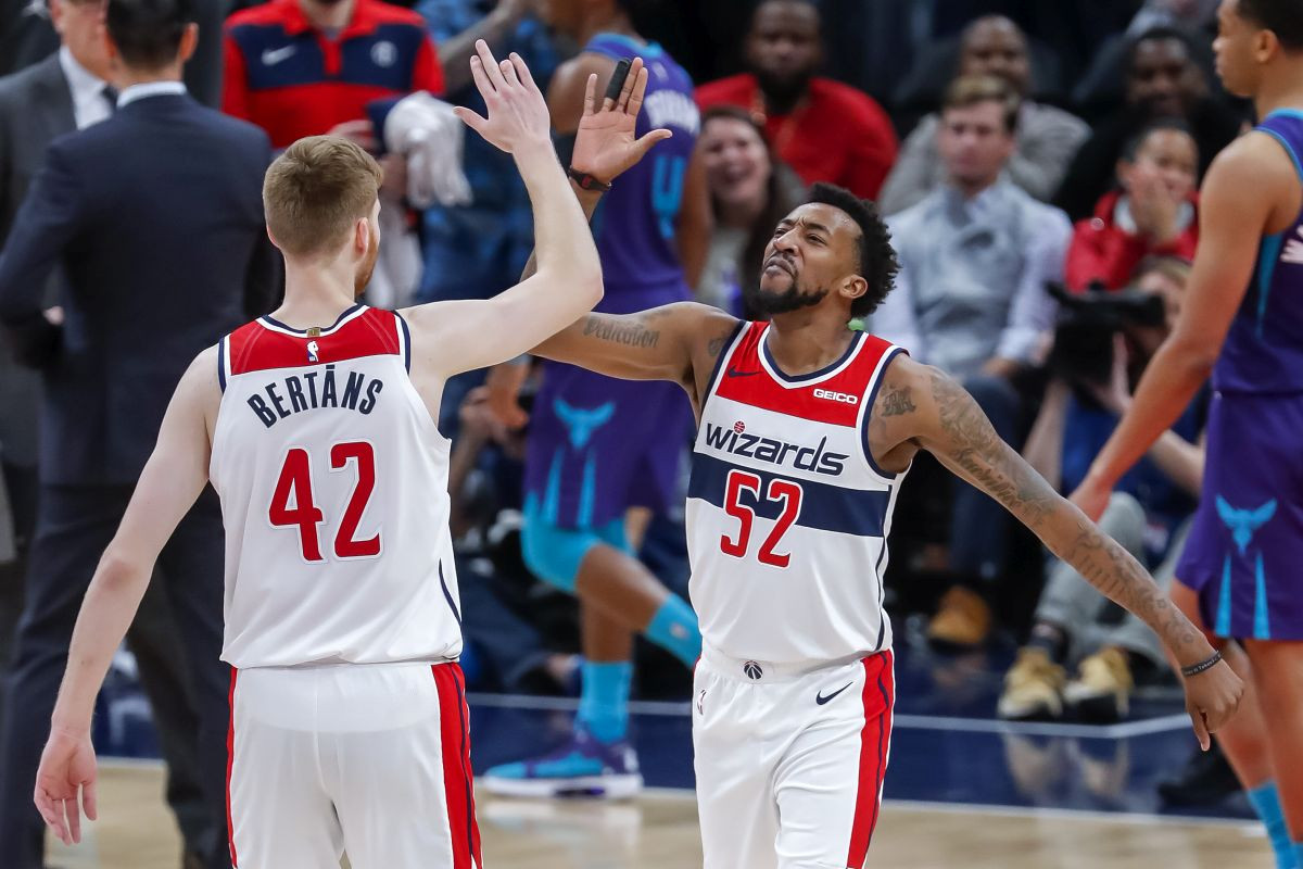 NBA tim preporučio igračima: Manje telefona, a više sna NBA tim preporučio igračima: Manje telefona, a više sna