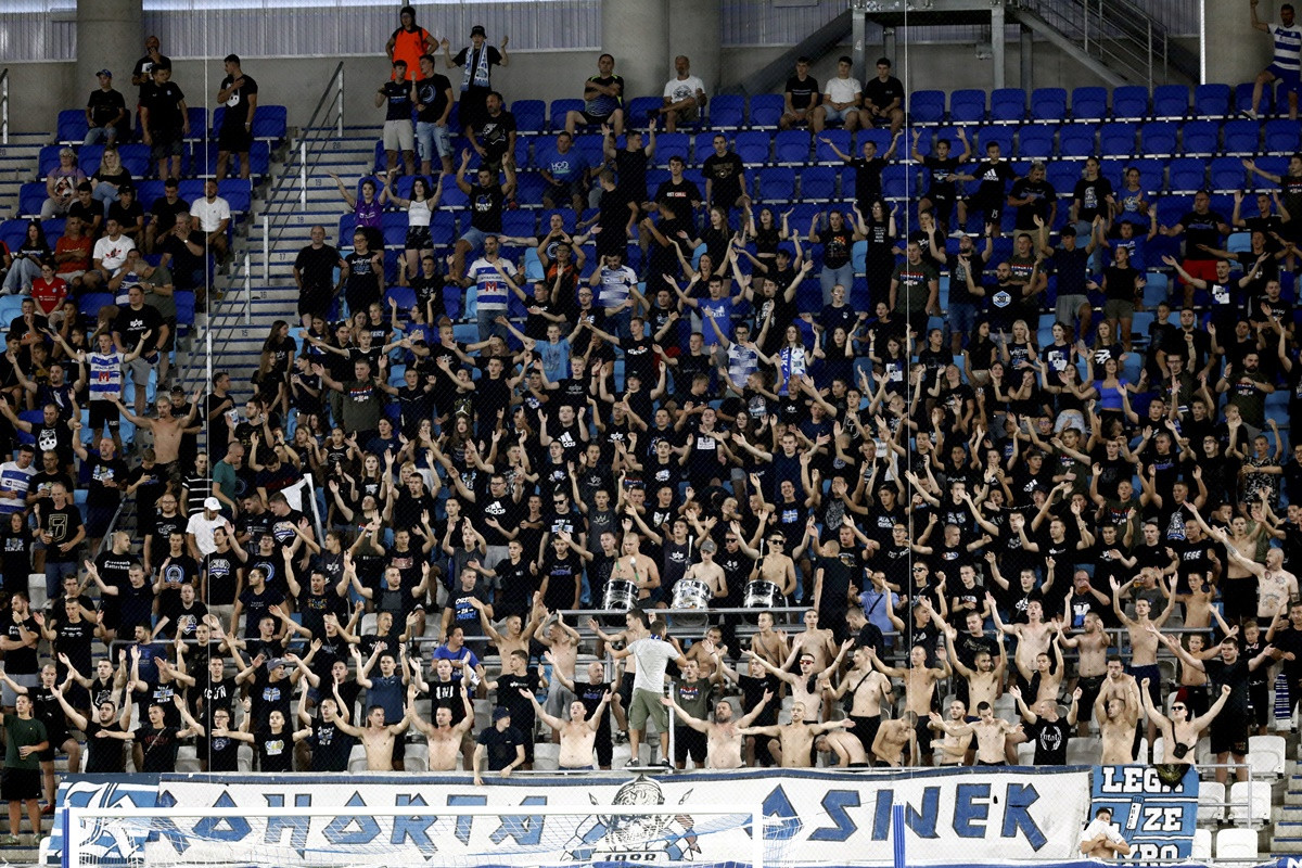 Treće poluvrijeme utakmice Osijek - Rijeka: "Uprava, odlazi!" Treće poluvrijeme utakmice Osijek - Rijeka: "Uprava, odlazi!"