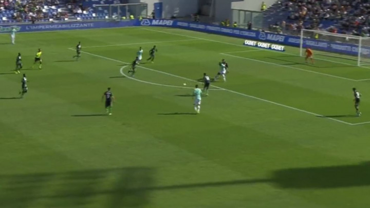 Koliko je Lukaku fizički domintantan pokazuje i ovaj gol