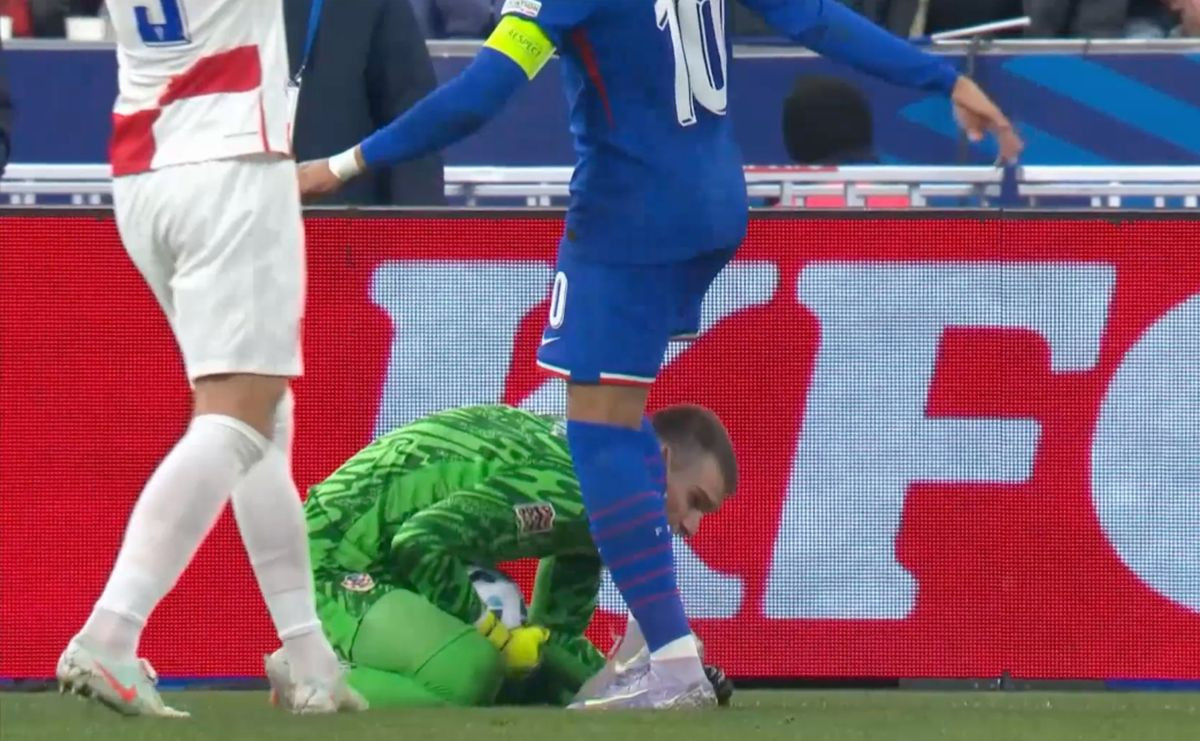 Mbappe nasrnuo na Livakovića, Modrić mu je opet pokazao ko je šef! Mbappe nasrnuo na Livakovića, Modrić mu je opet pokazao ko je šef!