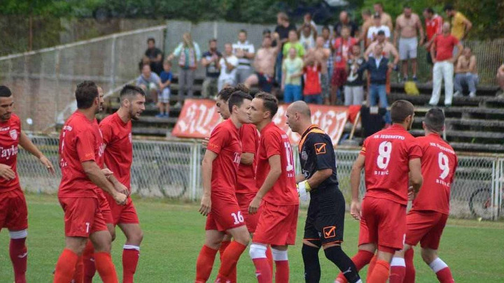 Lijepa priča iz Bihaća: Kako su migranti pomogli NK Jedinstvo?