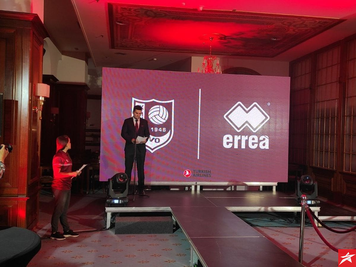 Predstavljeni novi dresovi FK Sarajevo, moguć Tanov povratak? Predstavljeni novi dresovi FK Sarajevo, moguć Tanov povratak?