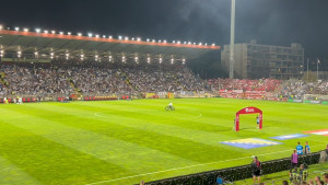 U Zenici je fudbalski svijet svjedočio do sada neviđenom: Rangnick biciklom  do trenerske klupe