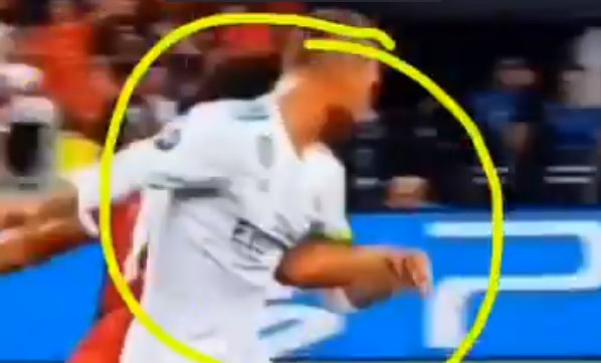 Pojavio se video koji iz drugog ugla pokazuje čuveni duel Ramosa i Salaha: Je li kapiten Reala kriv?