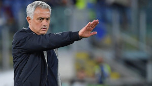 Mourinho je nakon utakmice na društvenim mrežama proganjao glavnog sudiju