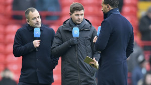 Gerrard se "spustio na koljena" mladoj zvijezdi, tokom prijenosa uživo molio ga da dođe u Liverpool