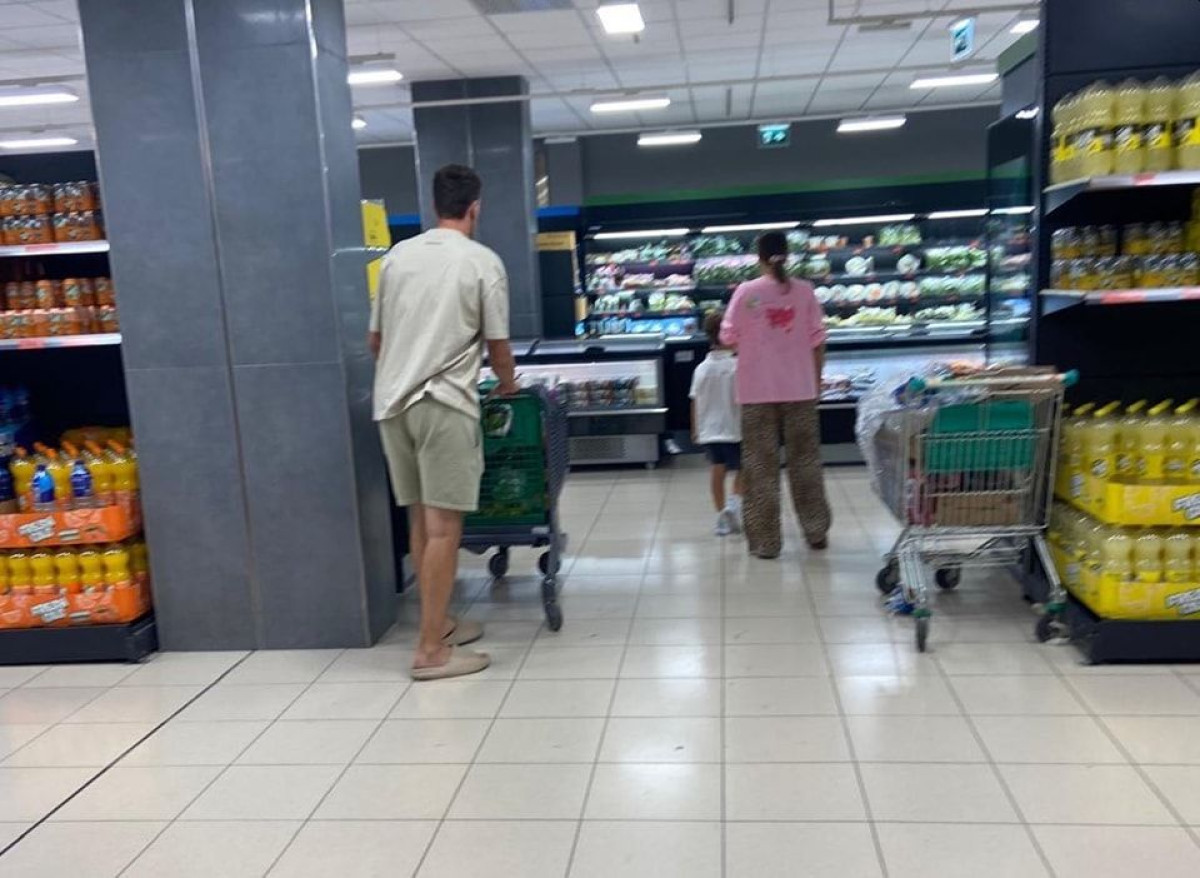 Sutra potpisuje za svjetskog velikana, navijač ga "uhvatio" u marketu i shvatio kakav je gospodin Sutra potpisuje za svjetskog velikana, navijač ga "uhvatio" u marketu i shvatio kakav je gospodin